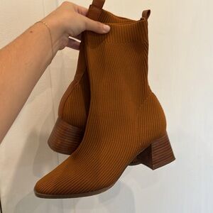 〰️ camel brown boots 〰️